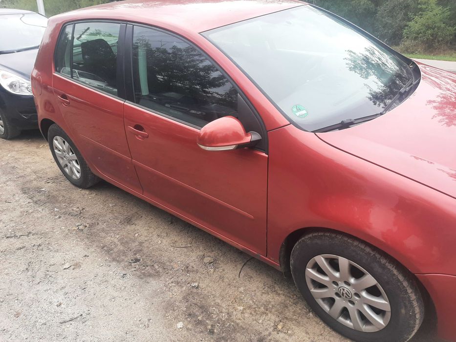volkswagen golf 2005r 1.6 benzyna mały przebieg