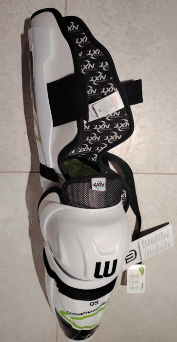Golenie ochraniacze WinnWell Q5 Sr nowe 15cali od 173cm do 183 wzrostu