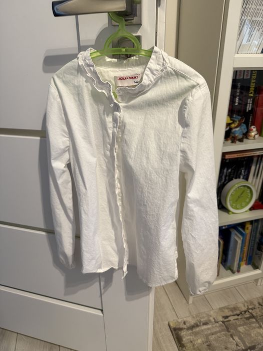 Biała koszula dziewczęca 140. Lincoln and Sharks.