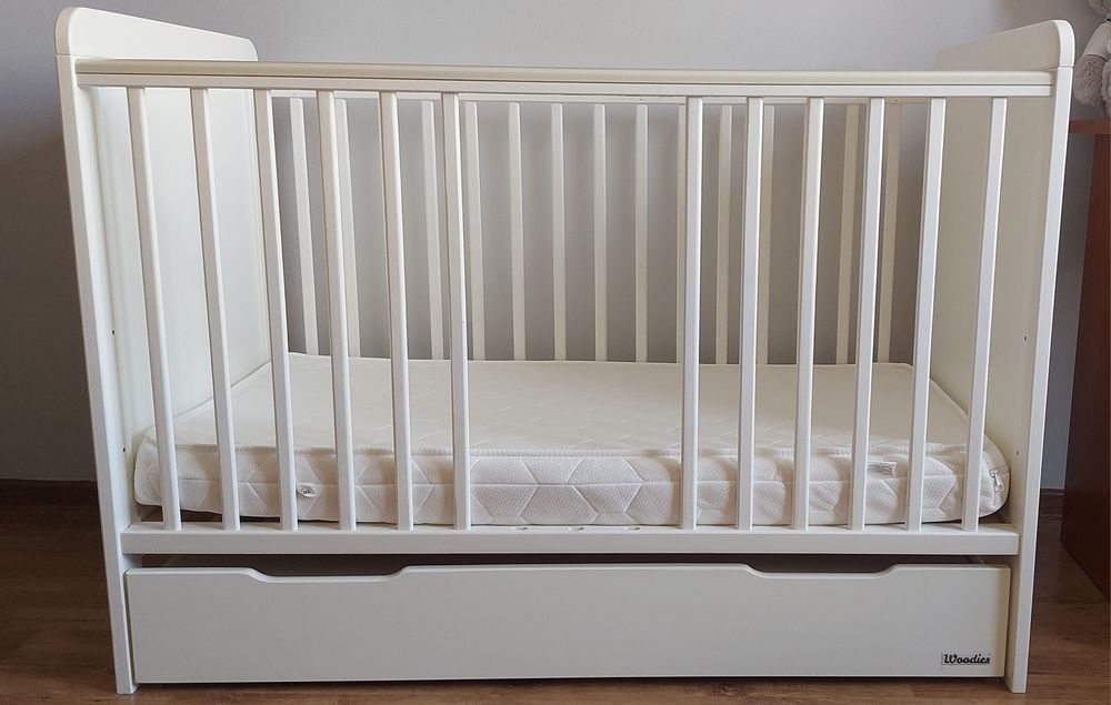Łóżeczko niemowlęce Woodies Country Cot 120x60 materac + szuflada