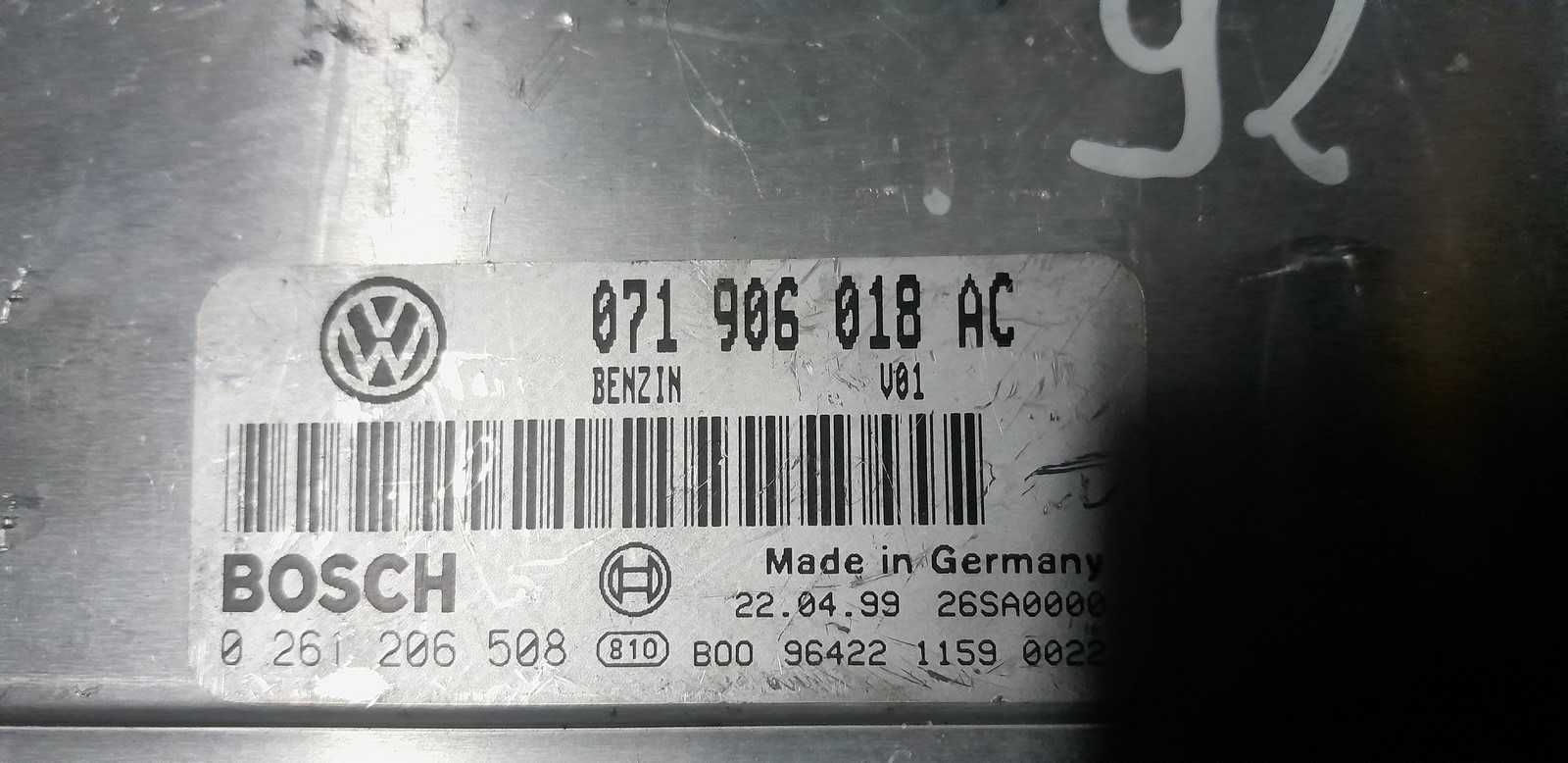 Sterownik komputer silnika Vw Passat B5 2.3 V5 AGZ 071'906018AC