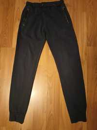 Spodnie dresowe chłopięce 5-10-15 (rozmiar 152 cm)