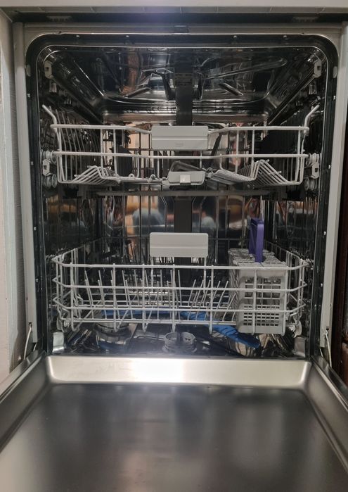 Продам посудомийну машину, посудомийка  BEKO DEN48520XAD рік гарантії