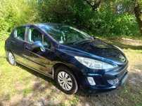Peugeot 308 granatowy