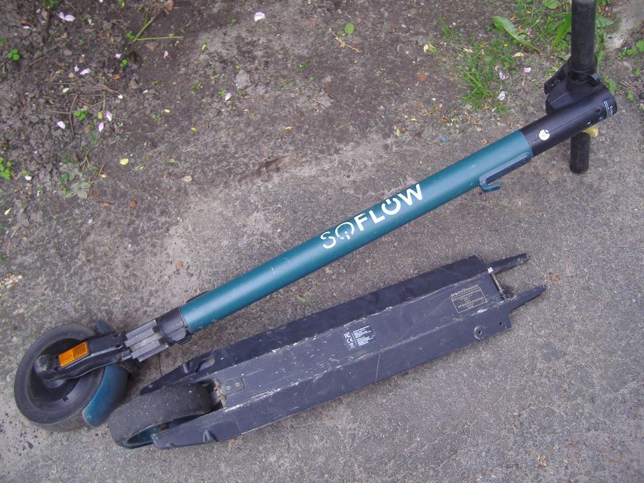 Электросамокат 36v (колеса 8" 200/50) привезен из Германии (рабочий)