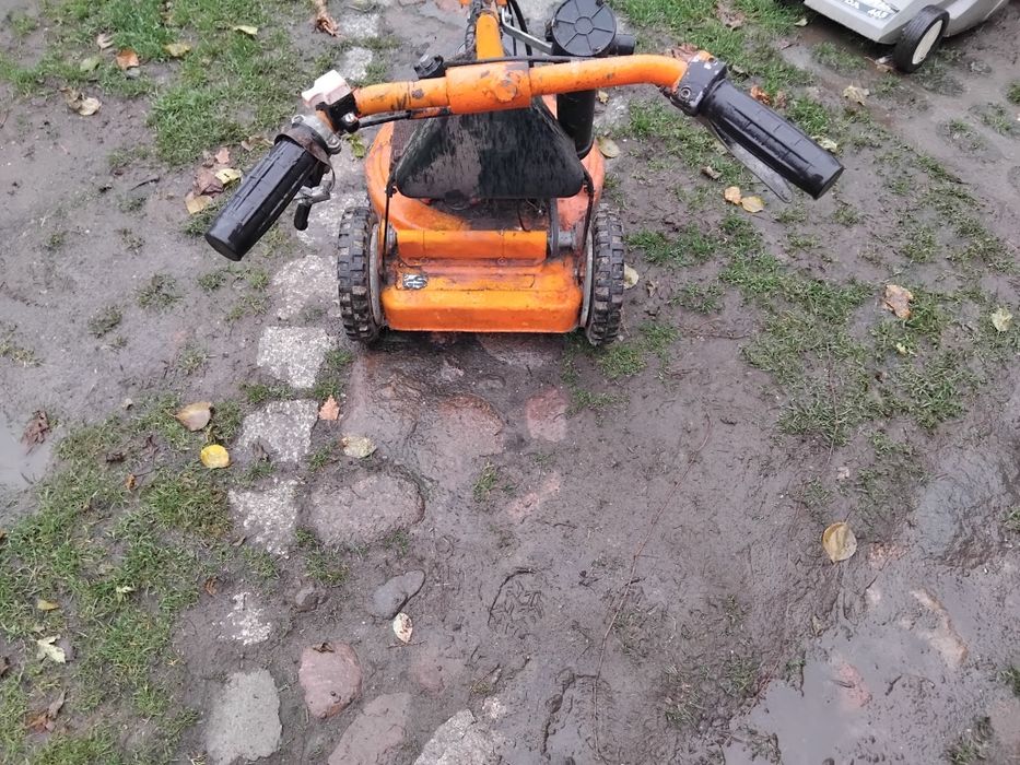 Traktorek john deere 188