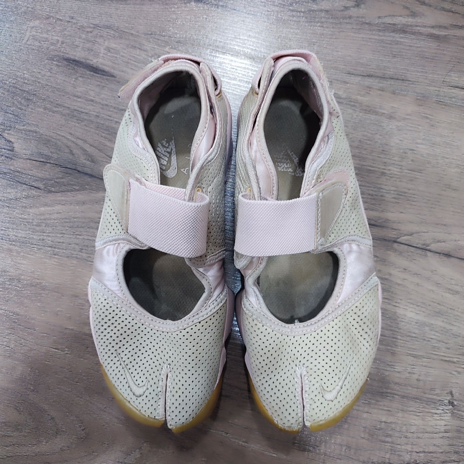 Кросівки Nike Air Rift 39 розмір
