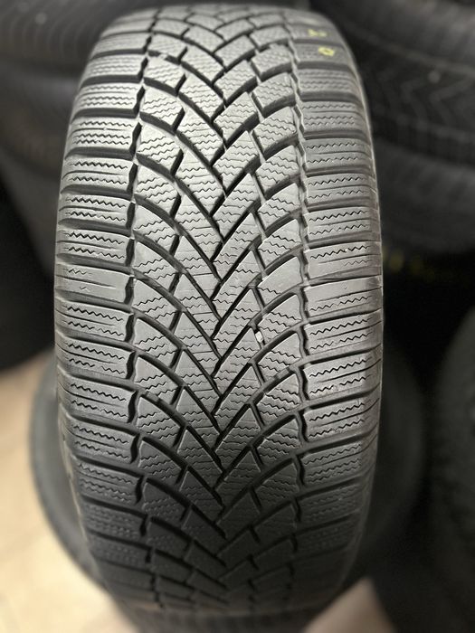 235/50 R19 Bridgestone