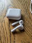 Słuchawki oryginalne Apple AirPods 2 A2031