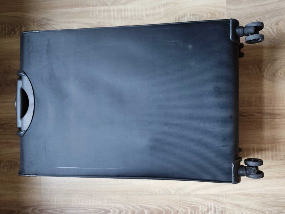 Walizka podróżna na 4 kółkach WGR 652