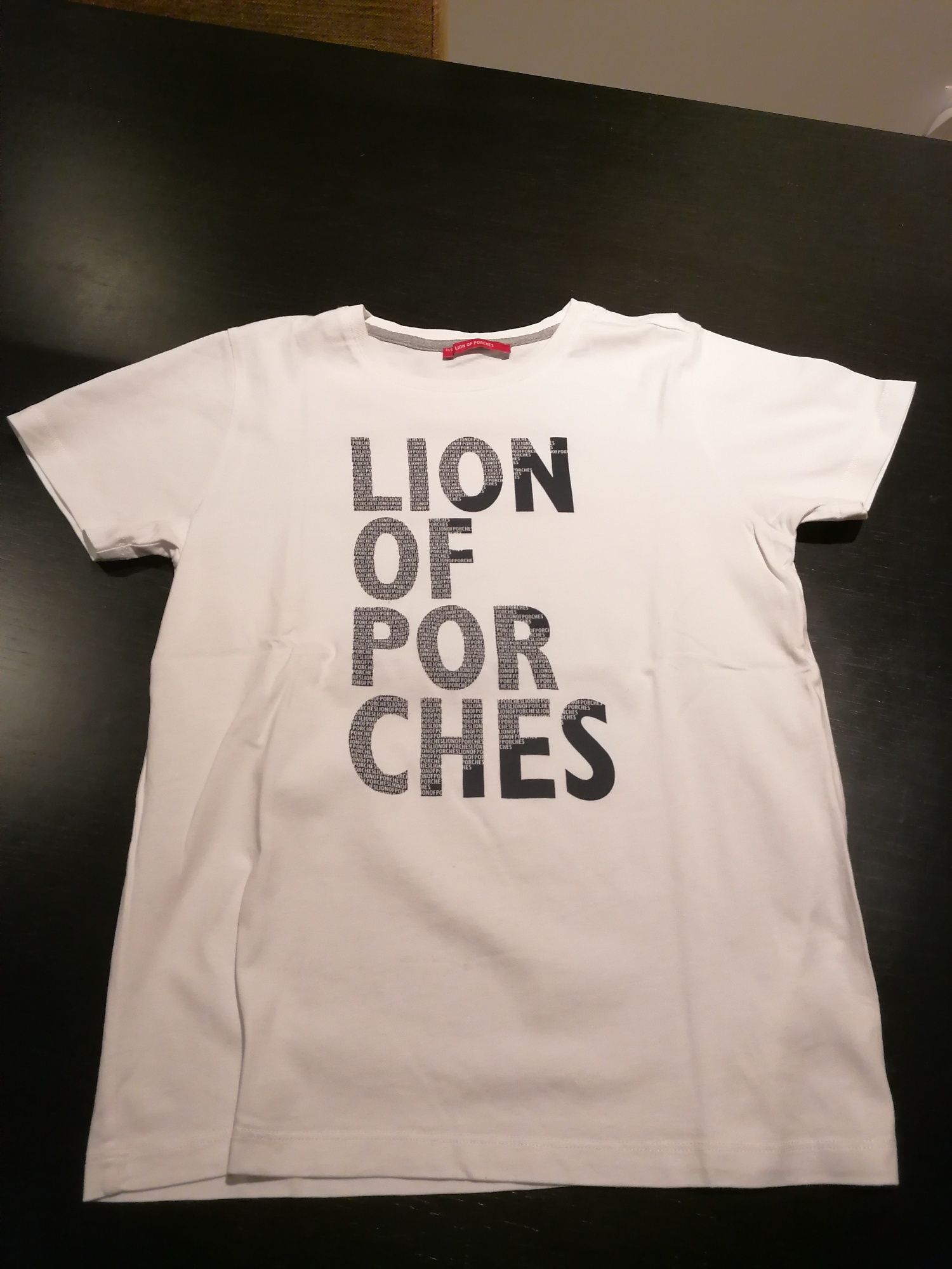 2 t-shirts Lion  of Porches