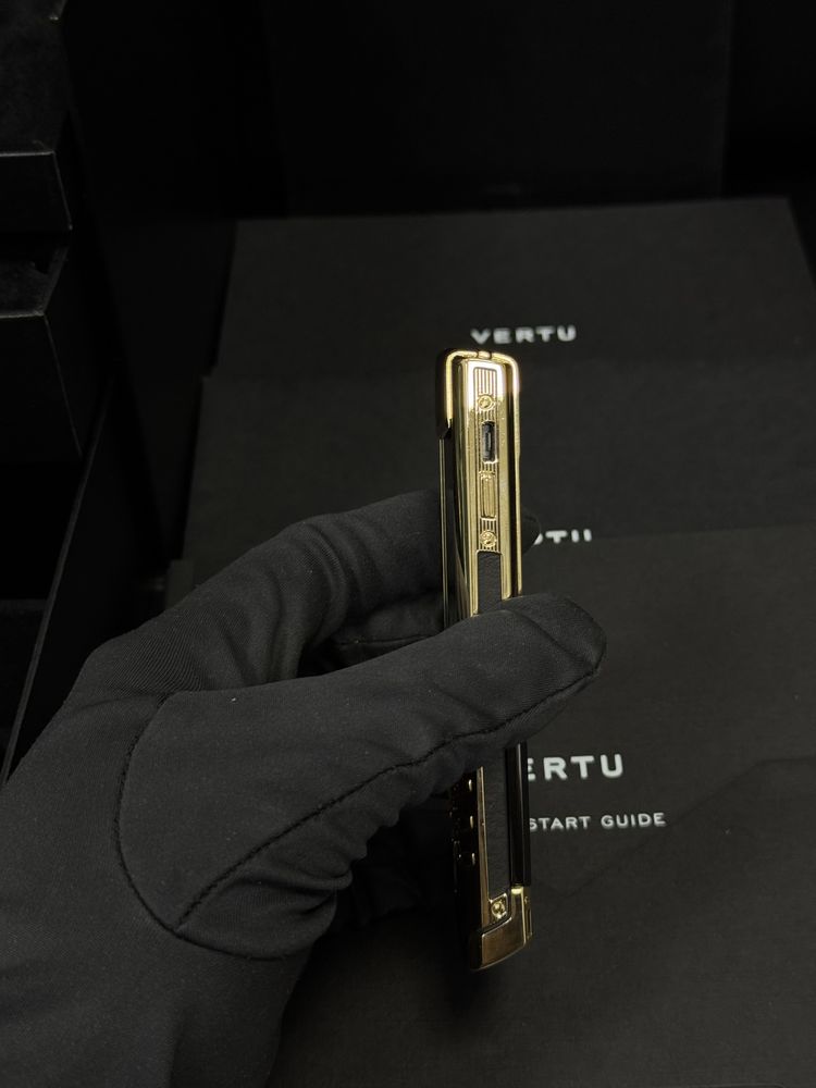 Vertu Signature S Yellow gold