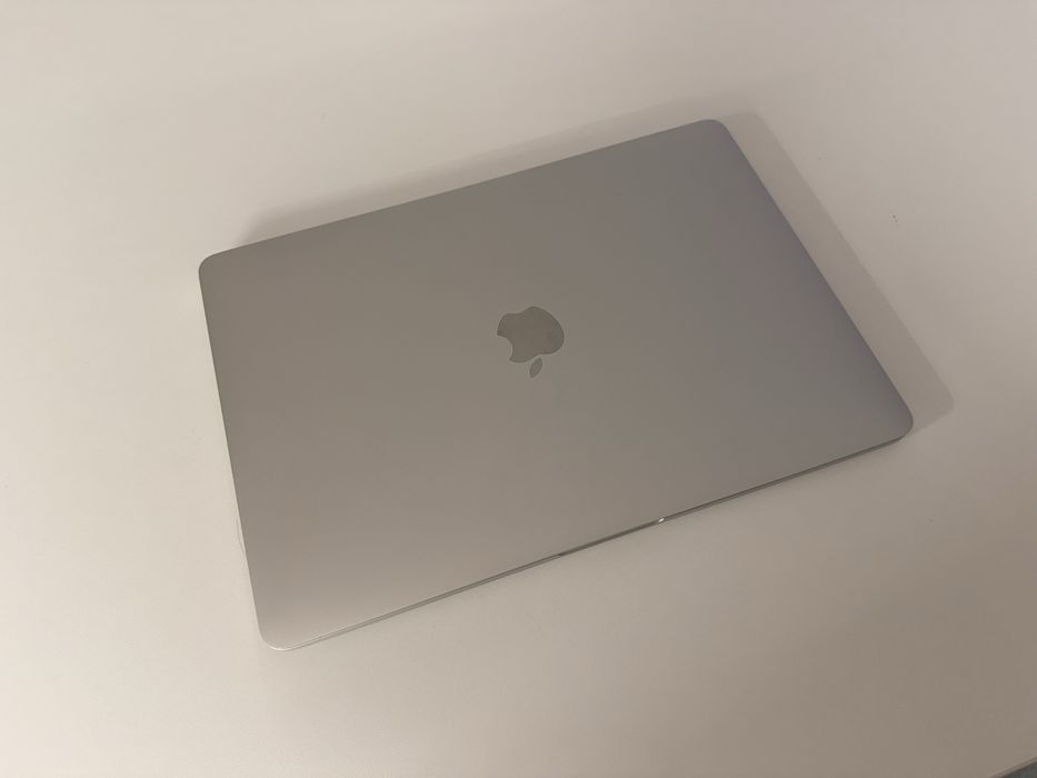 Macbook Pro 2020 2GHz 16GB