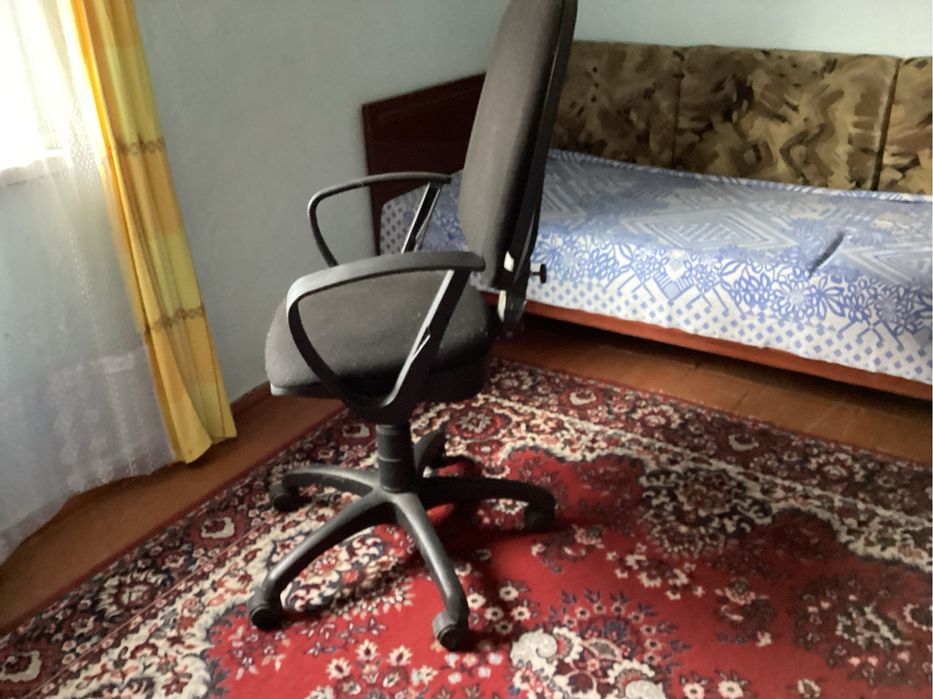 Продам компъюторное кресло