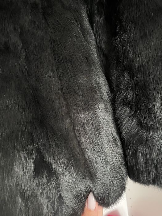 Futro z królika naturalne z pięknym kołnierzem