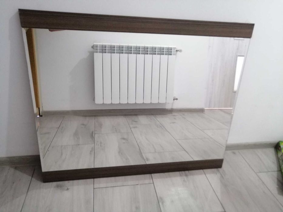 Lustro na tafli płyty