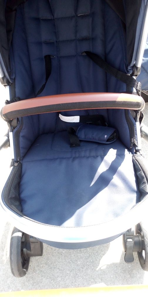 Carrinho bebe Pierre Cardin com isofix