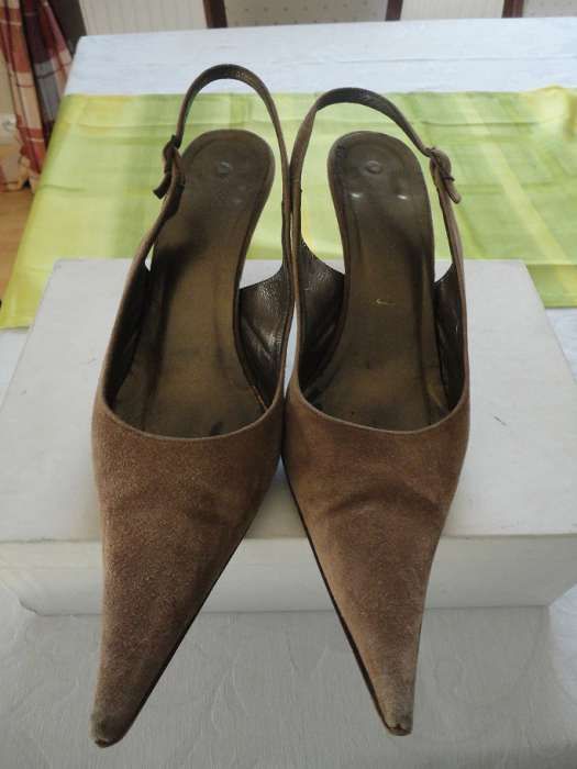 Zamszowe szpilki bez pięty rozmiar 37 skóra kolor kakao używane