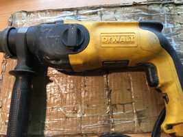 Перфоратор DeWALT D 25102-QS