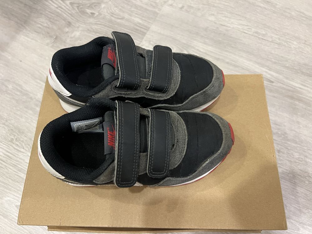 Детские кроссовки nike
