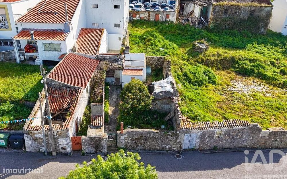 Terreno para construção em Azueira e Sobral da Abelheira de 301,00 m2