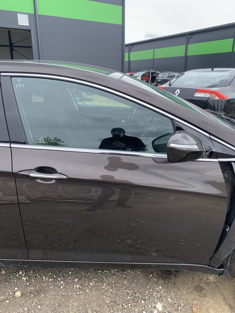 Hyundai i40 drzwi prawe przednie prawy przód YN7