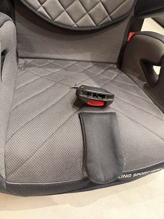 Fotelik Recaro Young Sport Hero (9–36 kg)