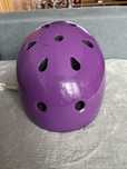 Kask na rolki fioletowy