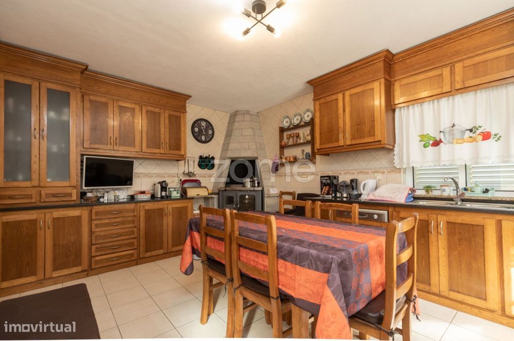 Moradia T4+2 em Paradela