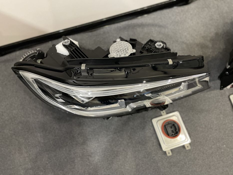 Фари BMW 3 G20, Adaptive Led, ліва і права