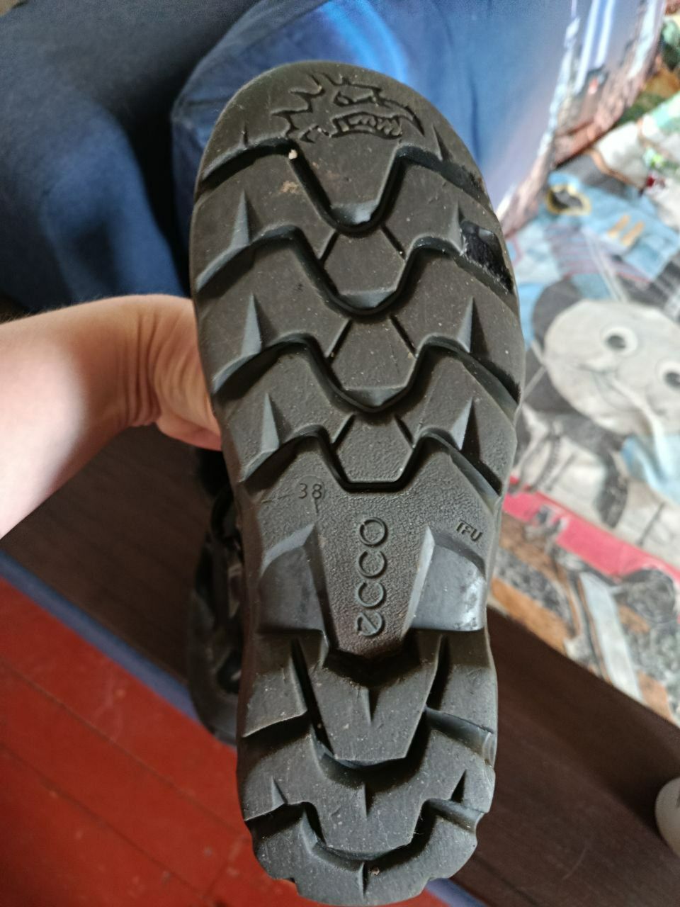 Продам зимние сапоги ecco