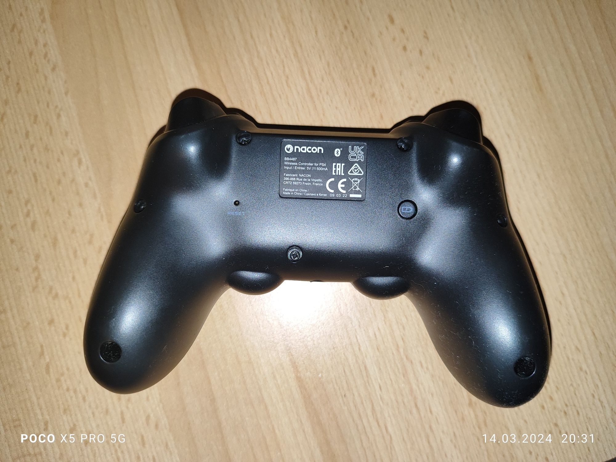 Pad/kontroler PS4 Nancon BB4487 + Przewodowy kontroler GXT