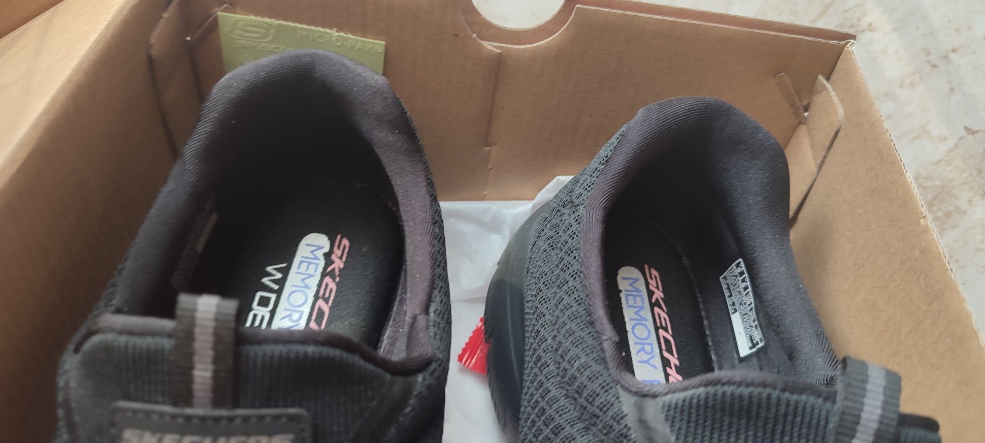 Buty damskie Skechers SUMMITS 12980W/BBK rozmiar 39