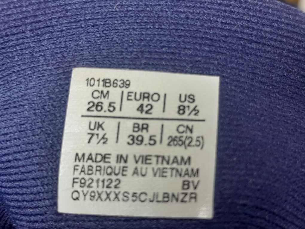 Кросівки літо оригінал Asics 42 розмір.