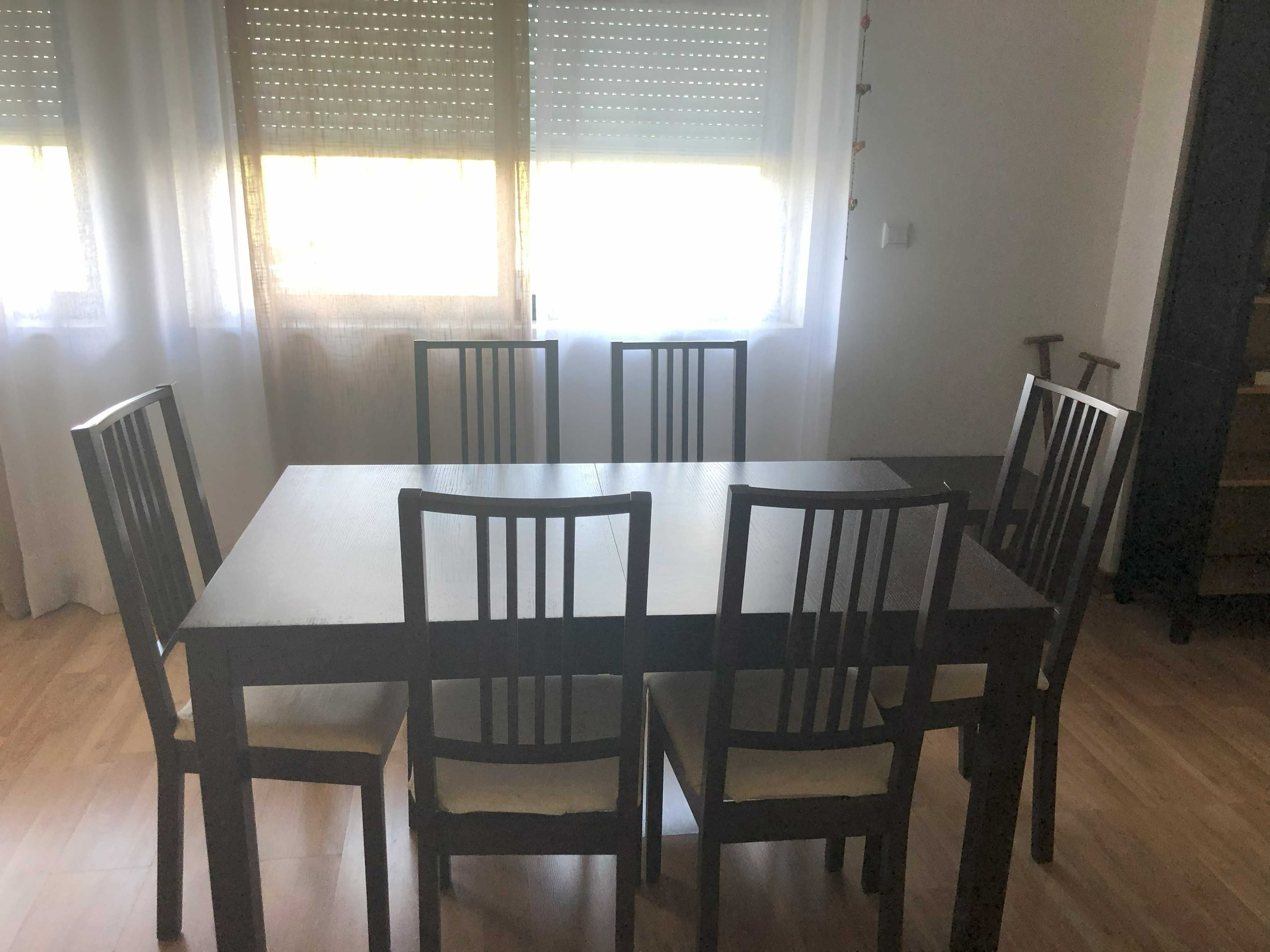 Mesa de jantar extensível e 6 cadeiras estofadas IKEA