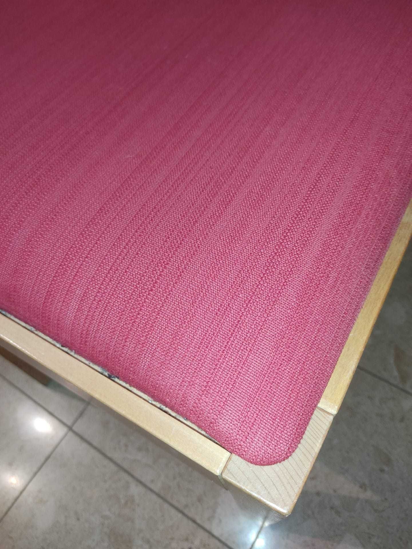 1 Cadeira IKEA (estofo em tecido vermelho)