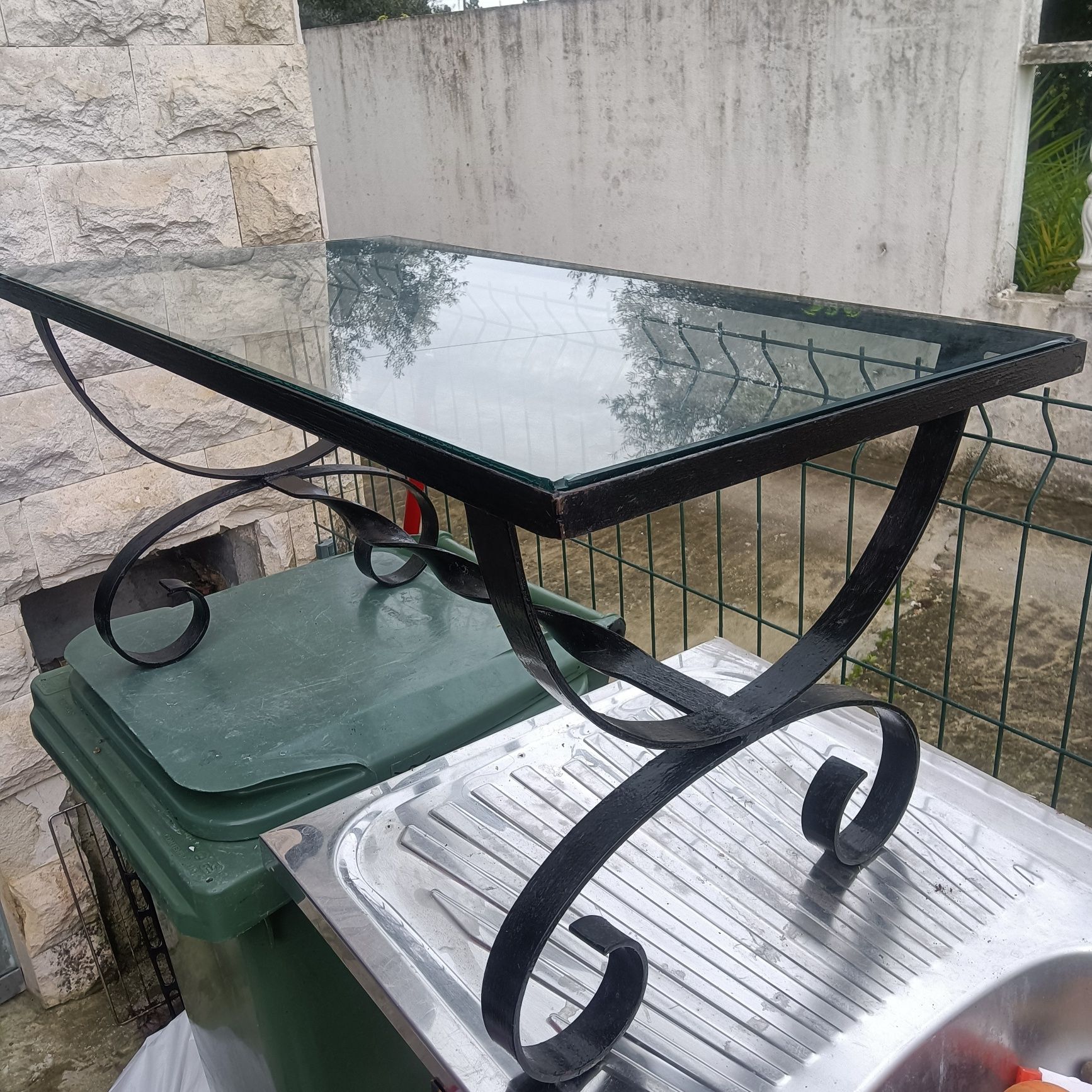 Mesa de centro estilo antigo