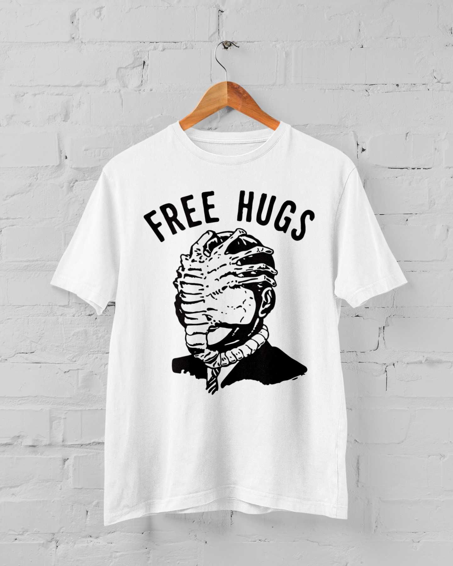 Alien Free Hugs - T-Shirt