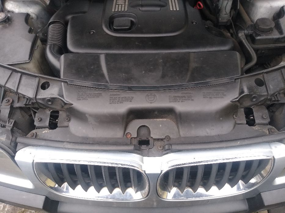 BMW X3 E83 2.0d 3.0d pas przedni chłodnice manual wzmocnienie czołowe
