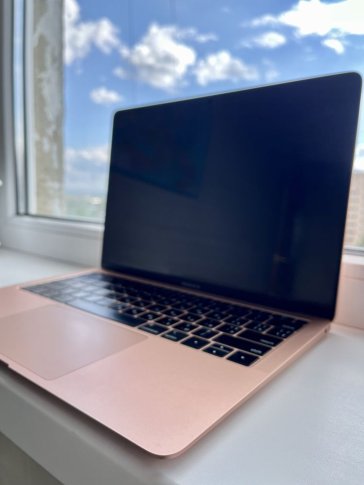 MacBook Air 2019 i5 8gb/256gb