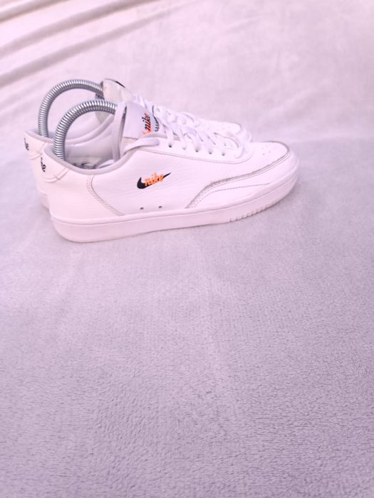 Женские кроссовки Nike кожа р38