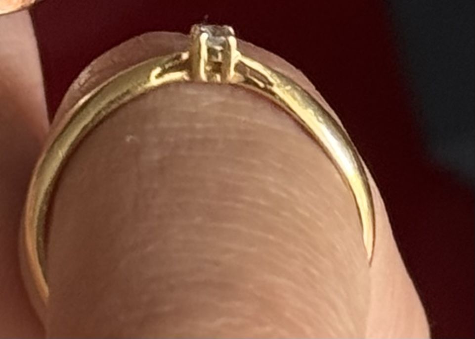 Anel ouro 18k e pedra diamante.