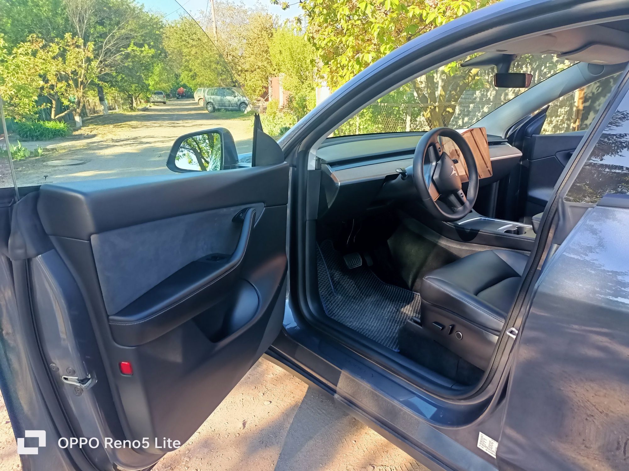 Продам Tesla model Y long Range Dual  Motor