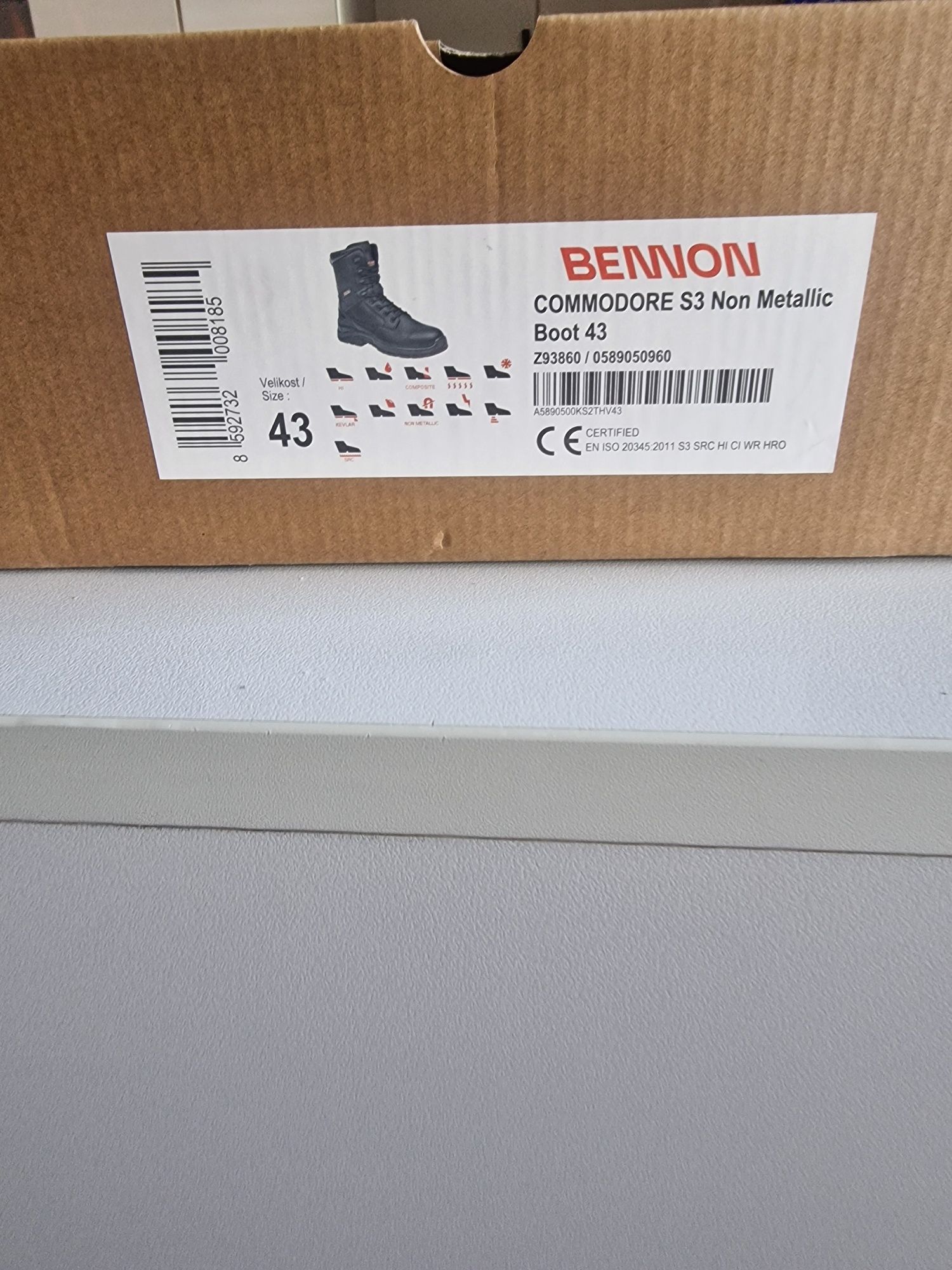 Bennon Commodore S3