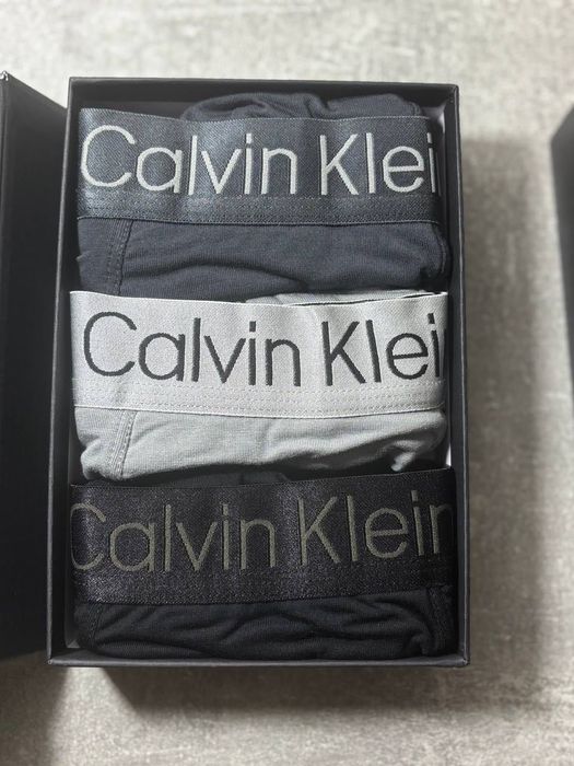 Подарочный набор Calvin Klein/Мужские трусы
Келвин Кляйн Люкс качество