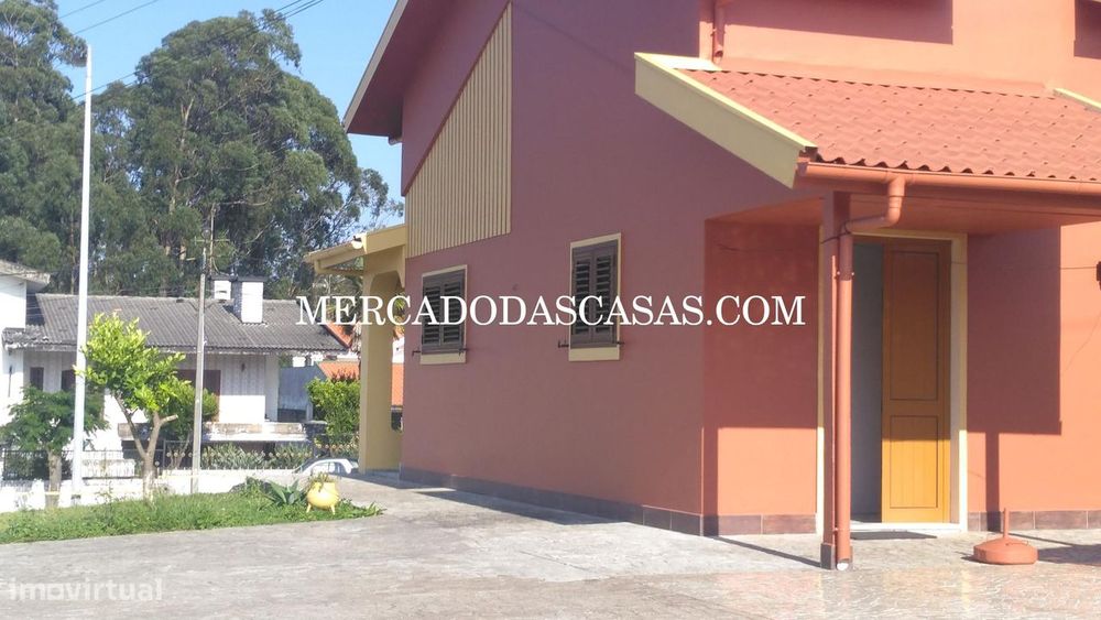 Moradia Isolada T5 em Esmoriz com anexo