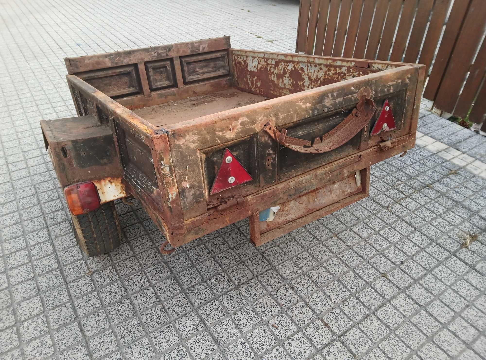Atrelado reboque artesanal