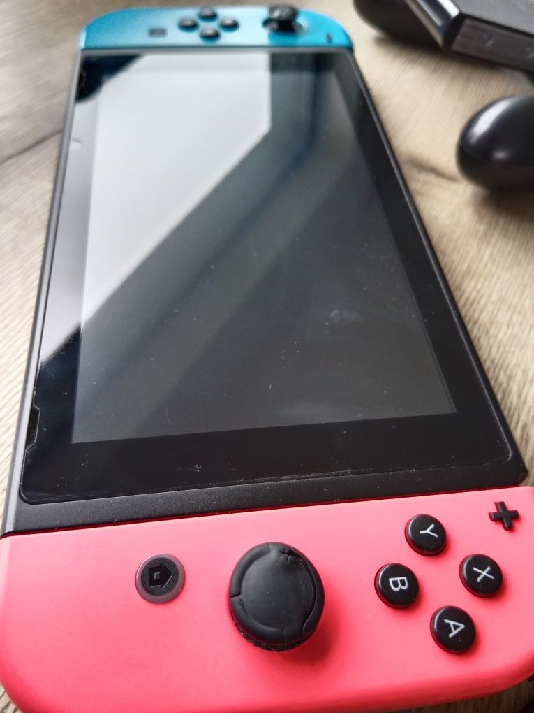 Konsola NINTENDO Switch + Joy-Con Niebiesko-czerwony