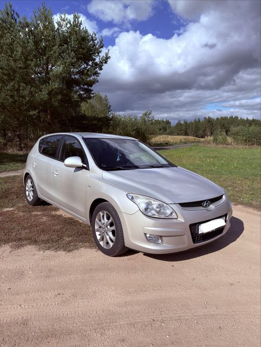 Hyundai i30 2.0 benzyna 143km, nowe opony lato/zima ( Holandia )