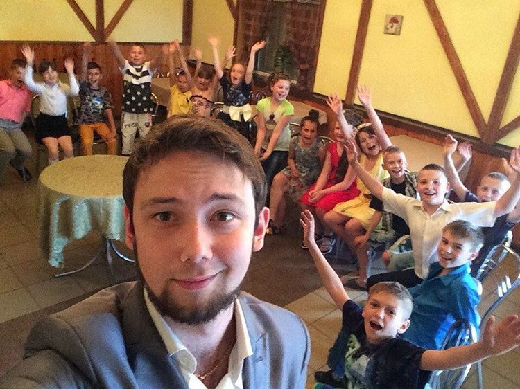 Фокусник аниматор на детский день рождения. Харьков